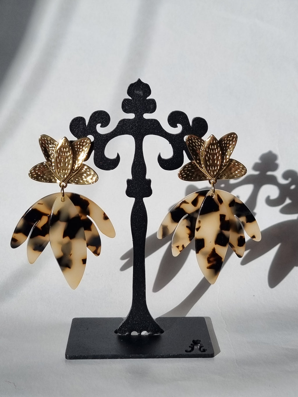 Boucles d’oreilles Fleurs Dorées & Pétales Tortoise