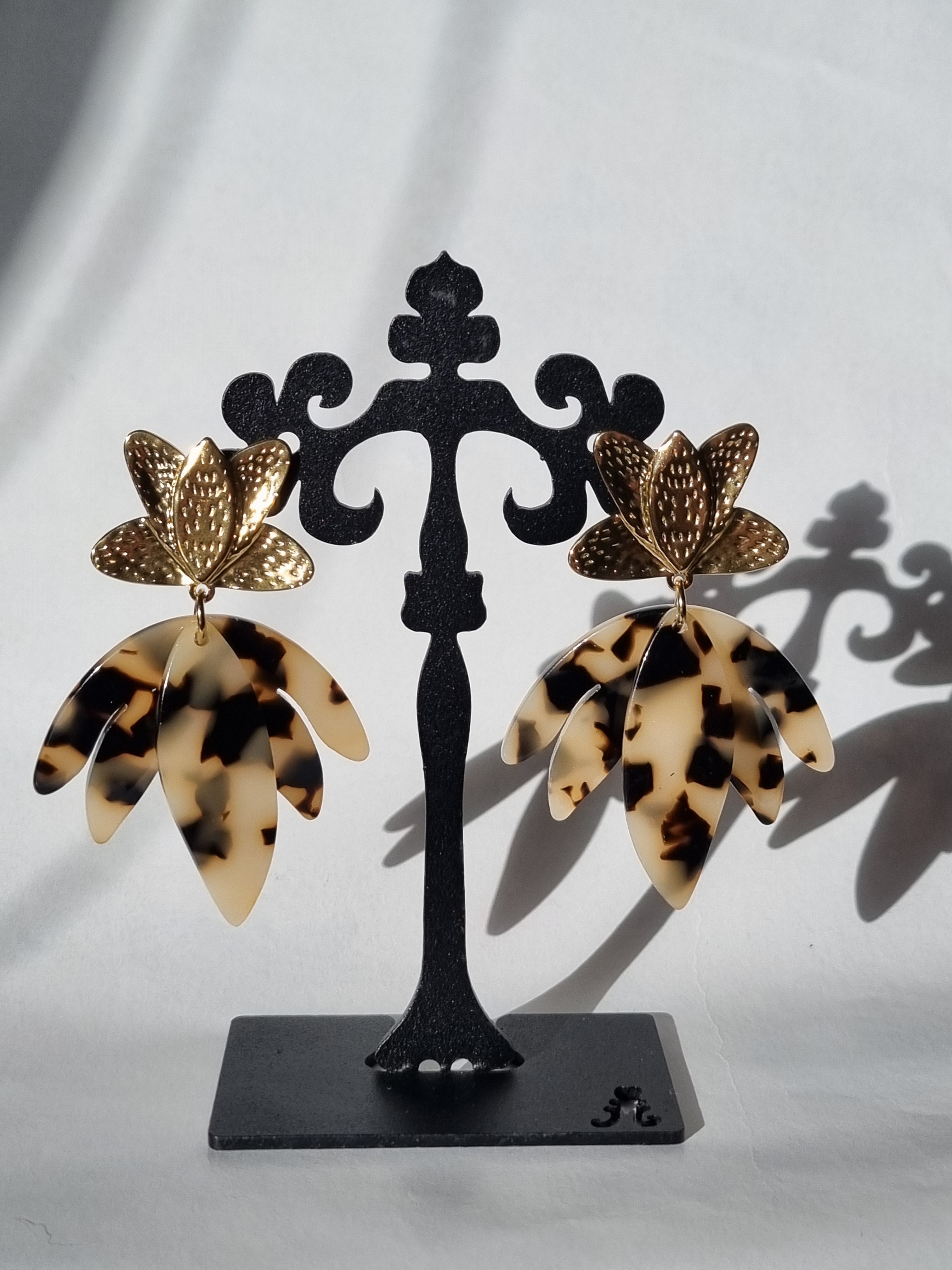 Boucles d’oreilles Fleurs Dorées & Pétales Tortoise