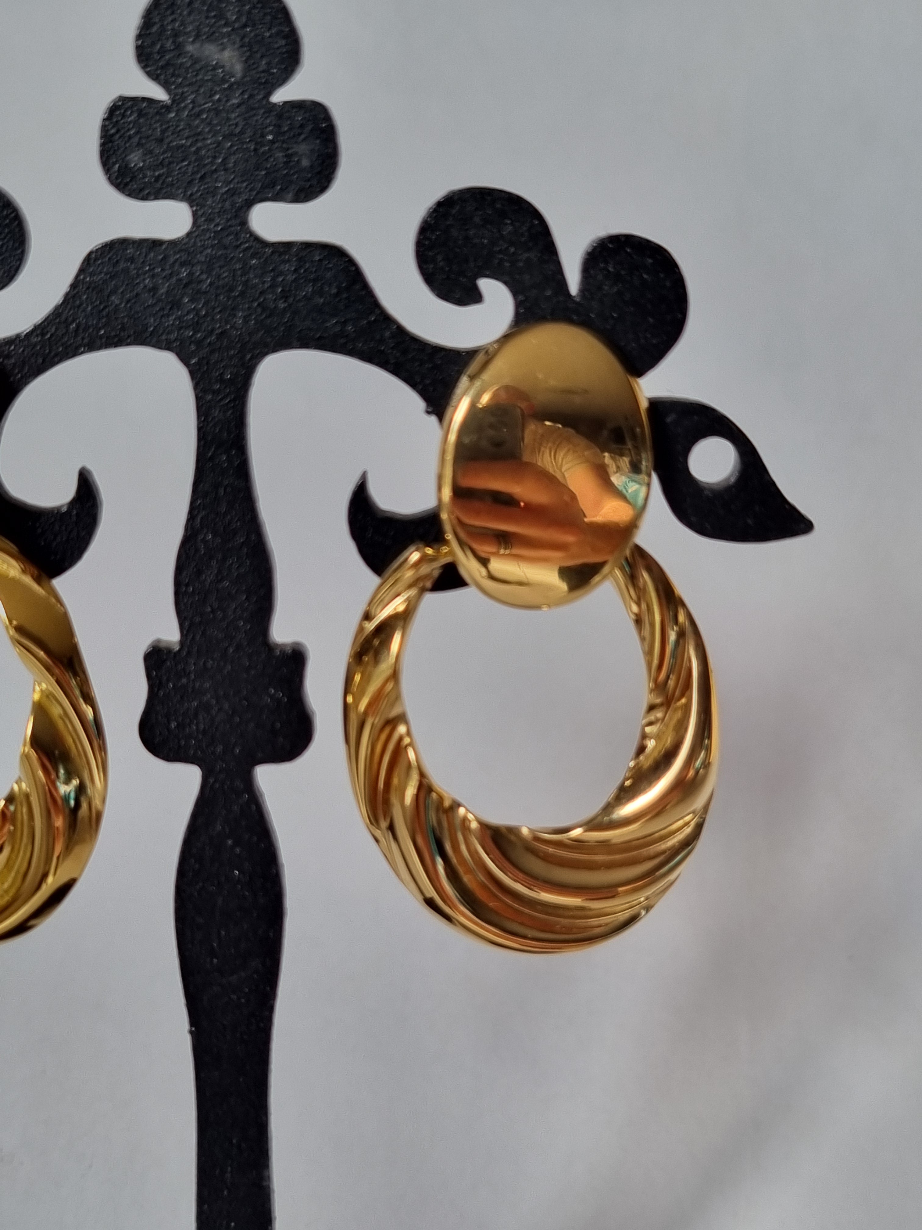 Boucles d’oreilles Anneaux Torsadés & Clous Dorés