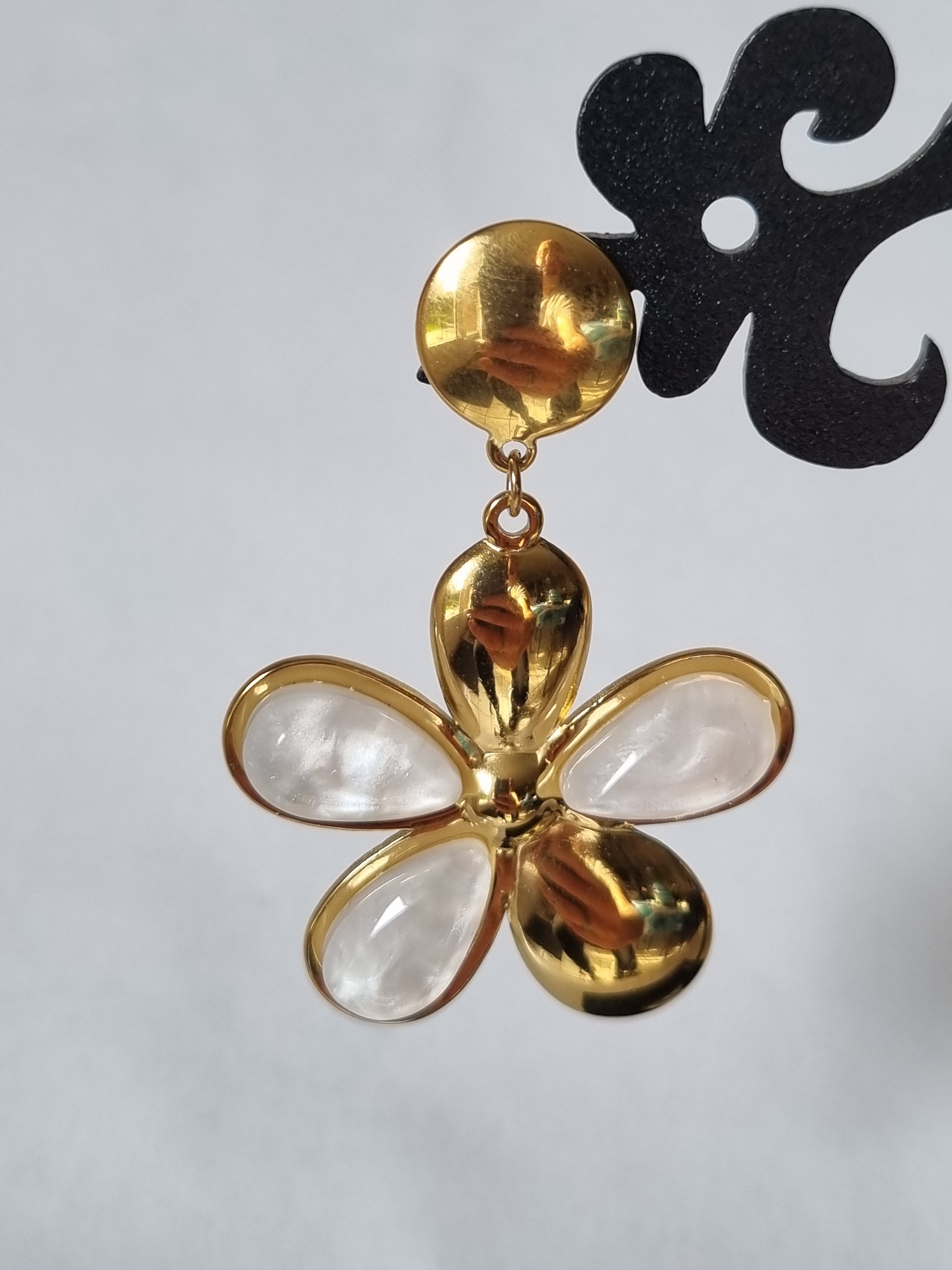 Boucles d’oreilles Fleur Dorée & Nacrée