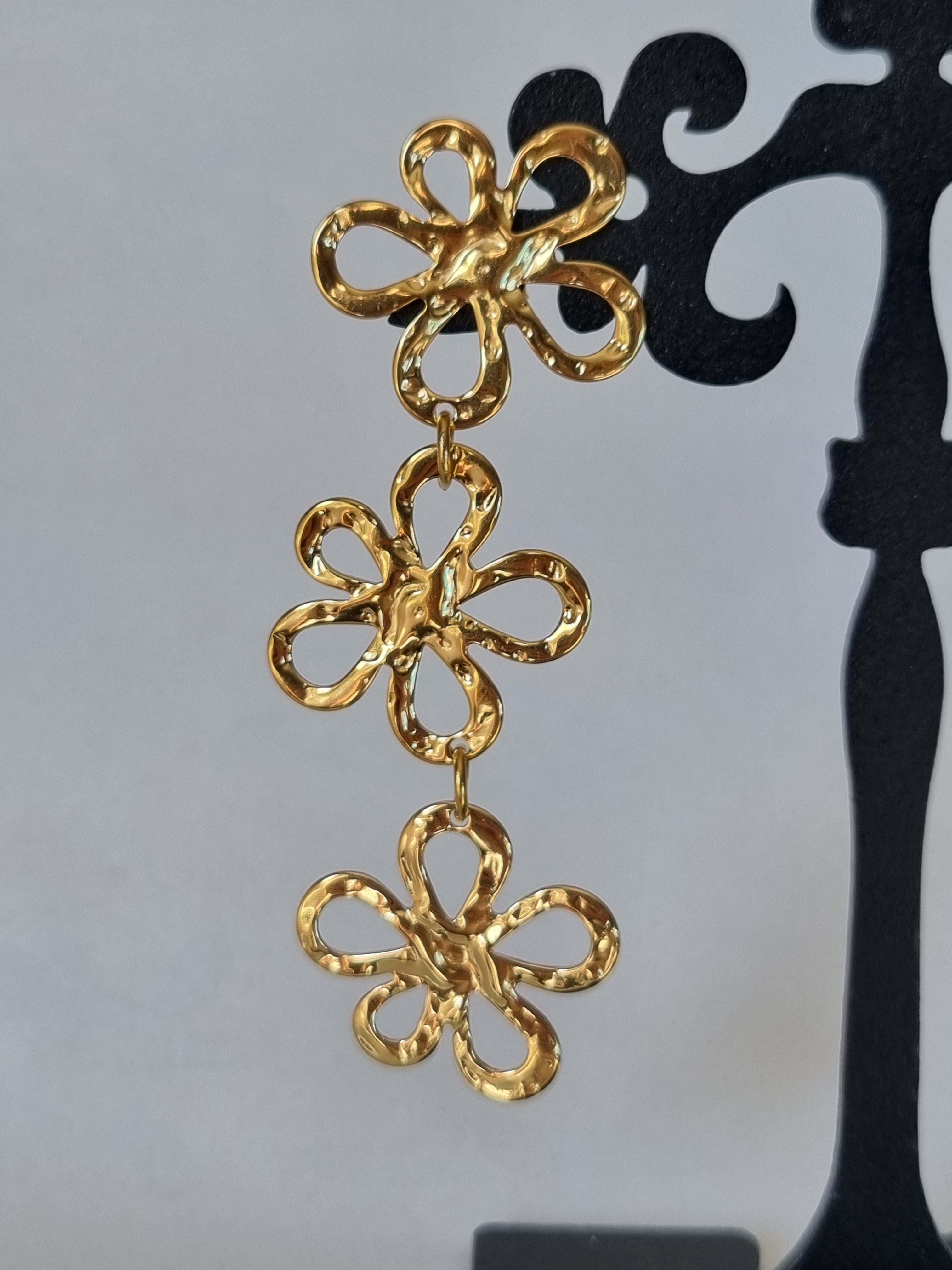 Boucles d'oreilles Floral Doré à Trois Fleurs