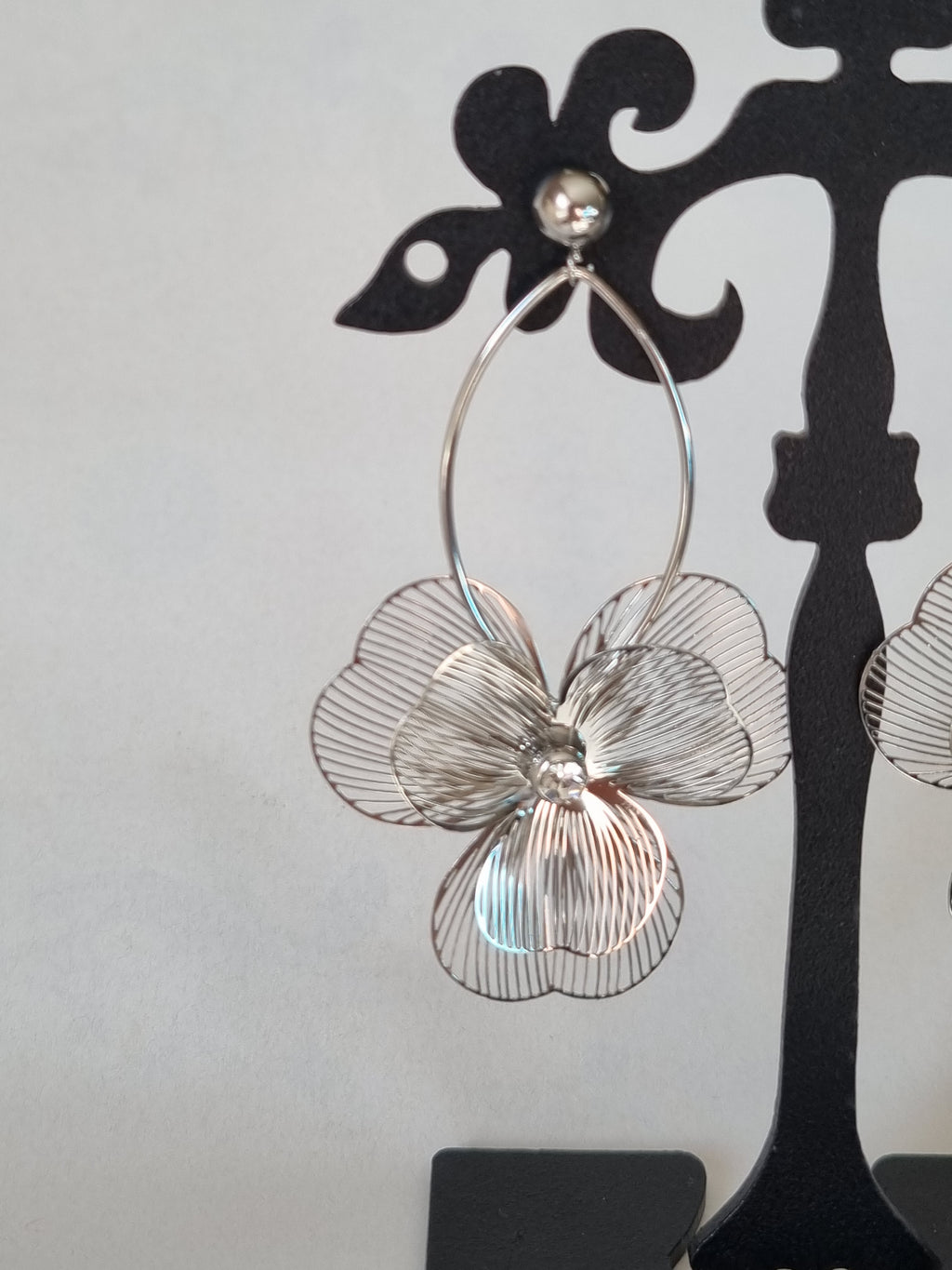 Boucles d’Oreilles Fleur Filigrane Dorée