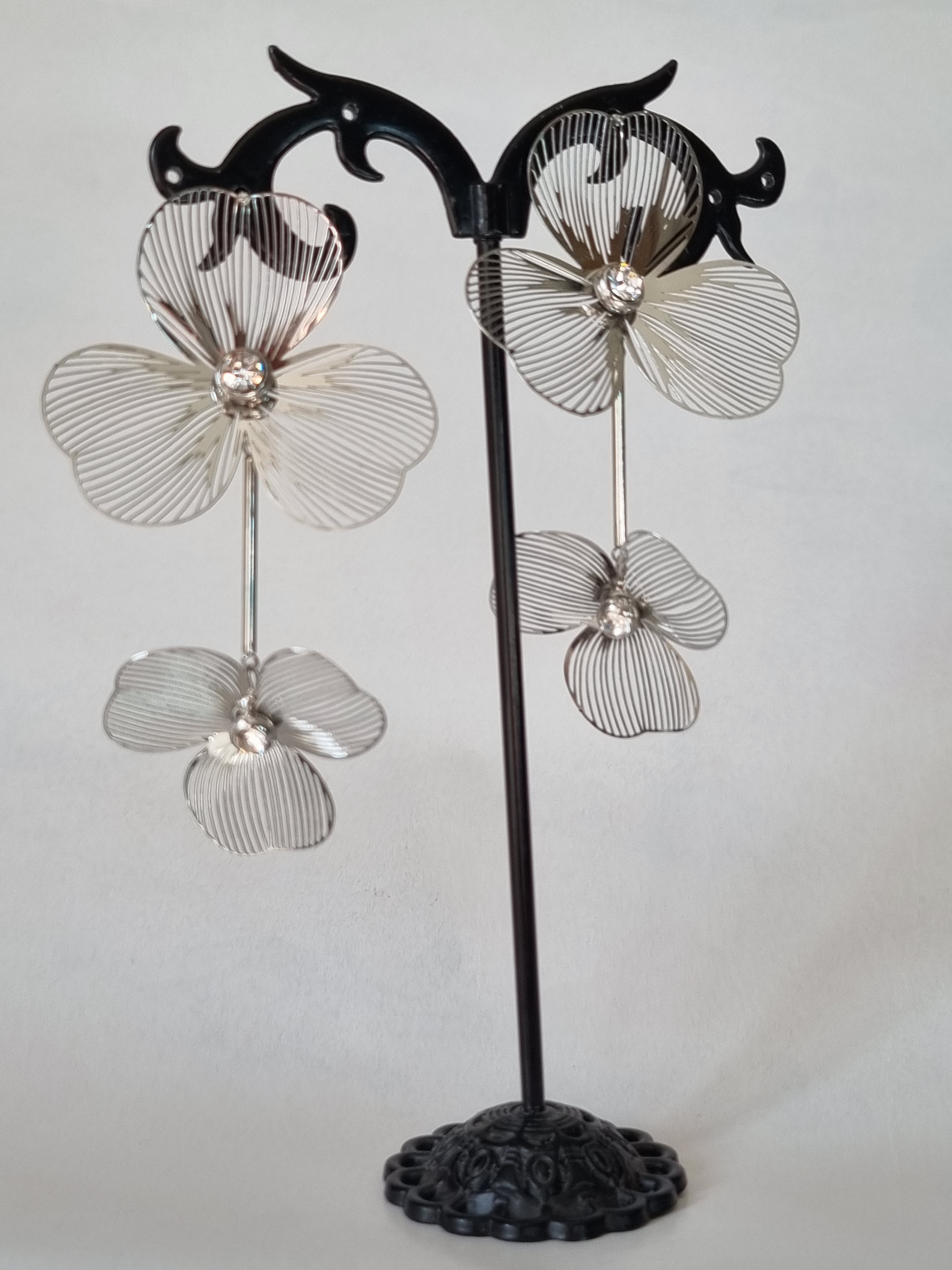 Boucles d’Oreilles Florales Métal & Cristal