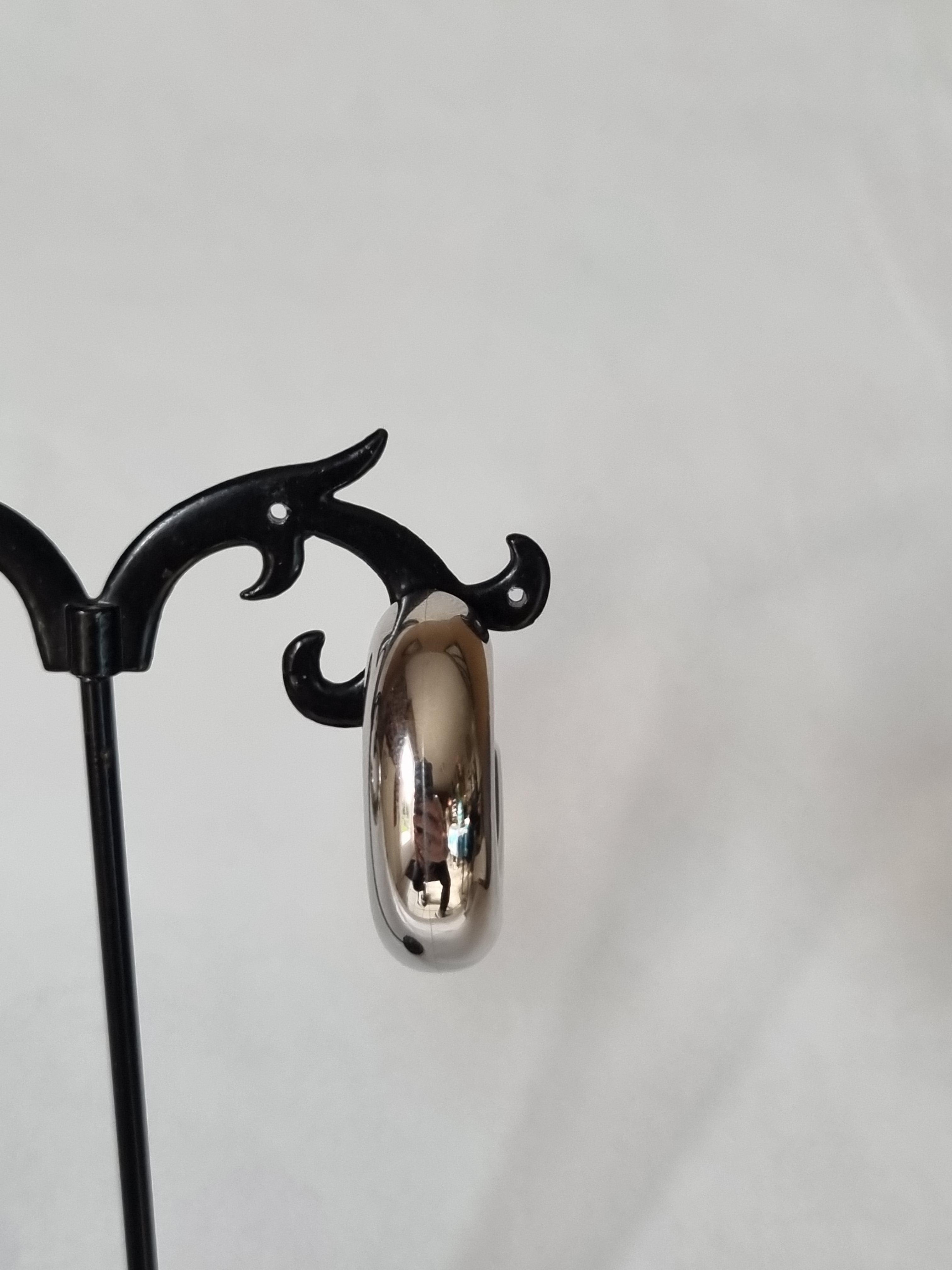 Boucles d’Oreilles Anneaux Dorés – Style Moderne