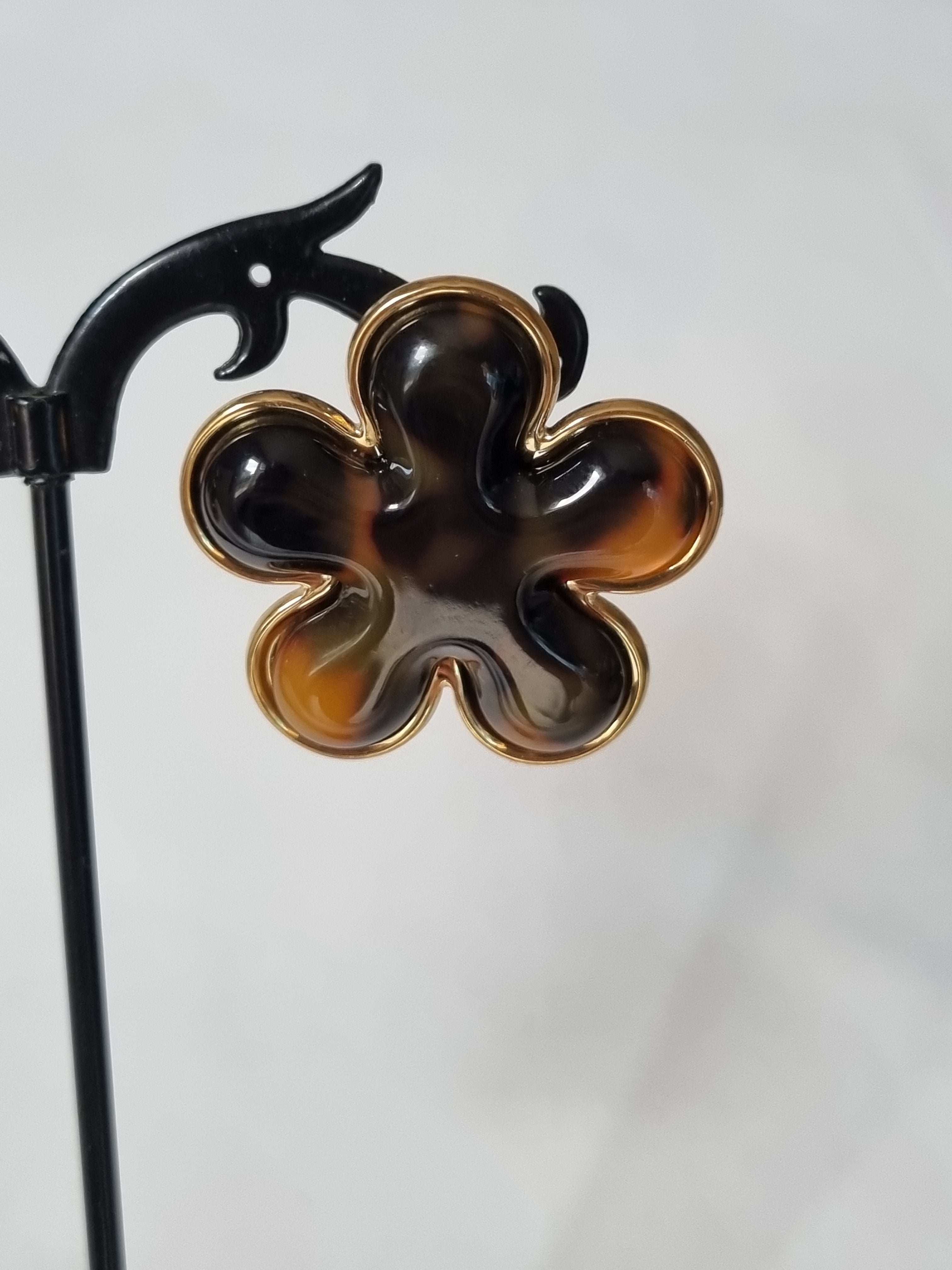 Boucles d’Oreilles Fleur Écaille & Doré