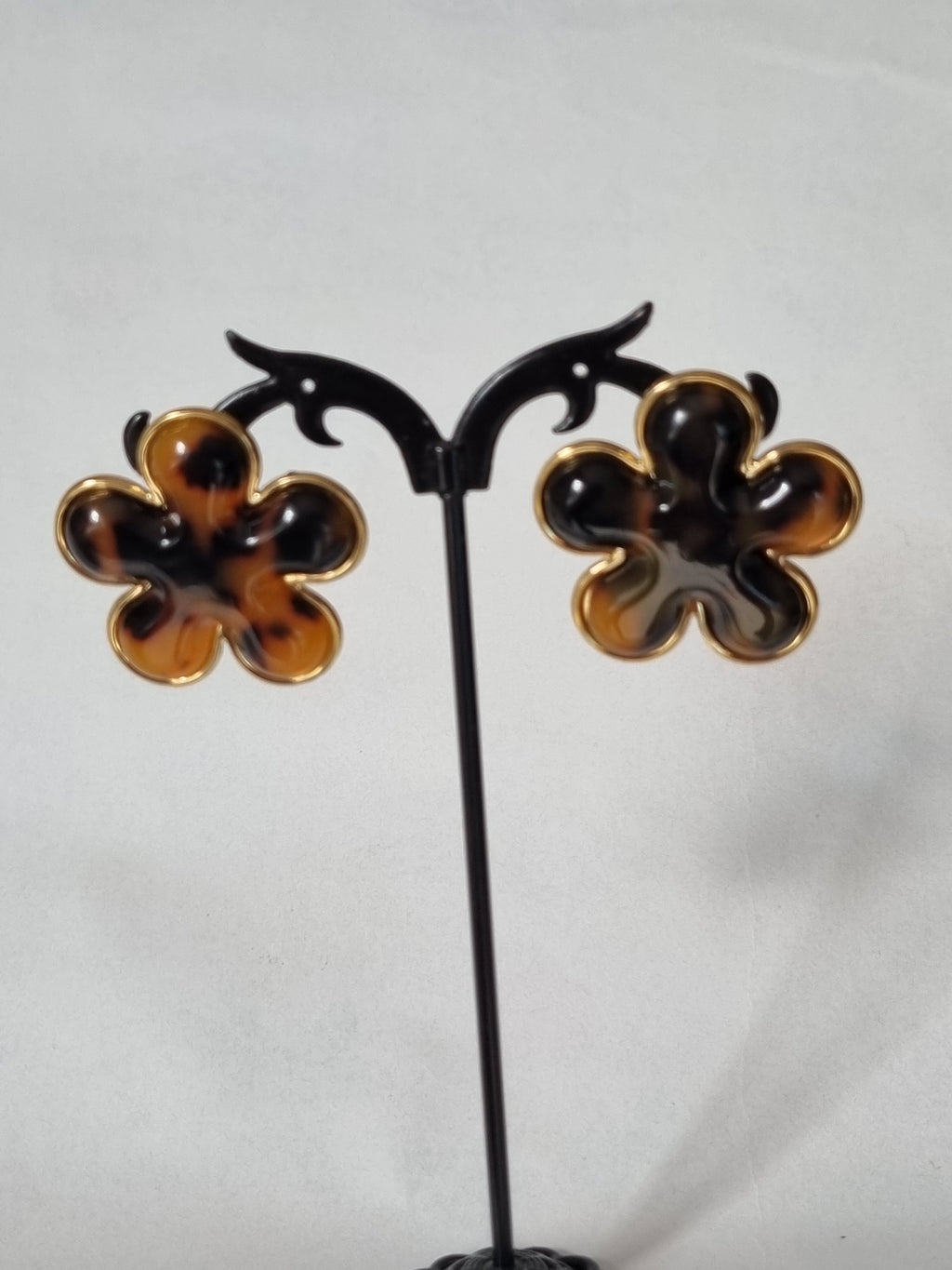 Boucles d’Oreilles Fleur Écaille & Doré