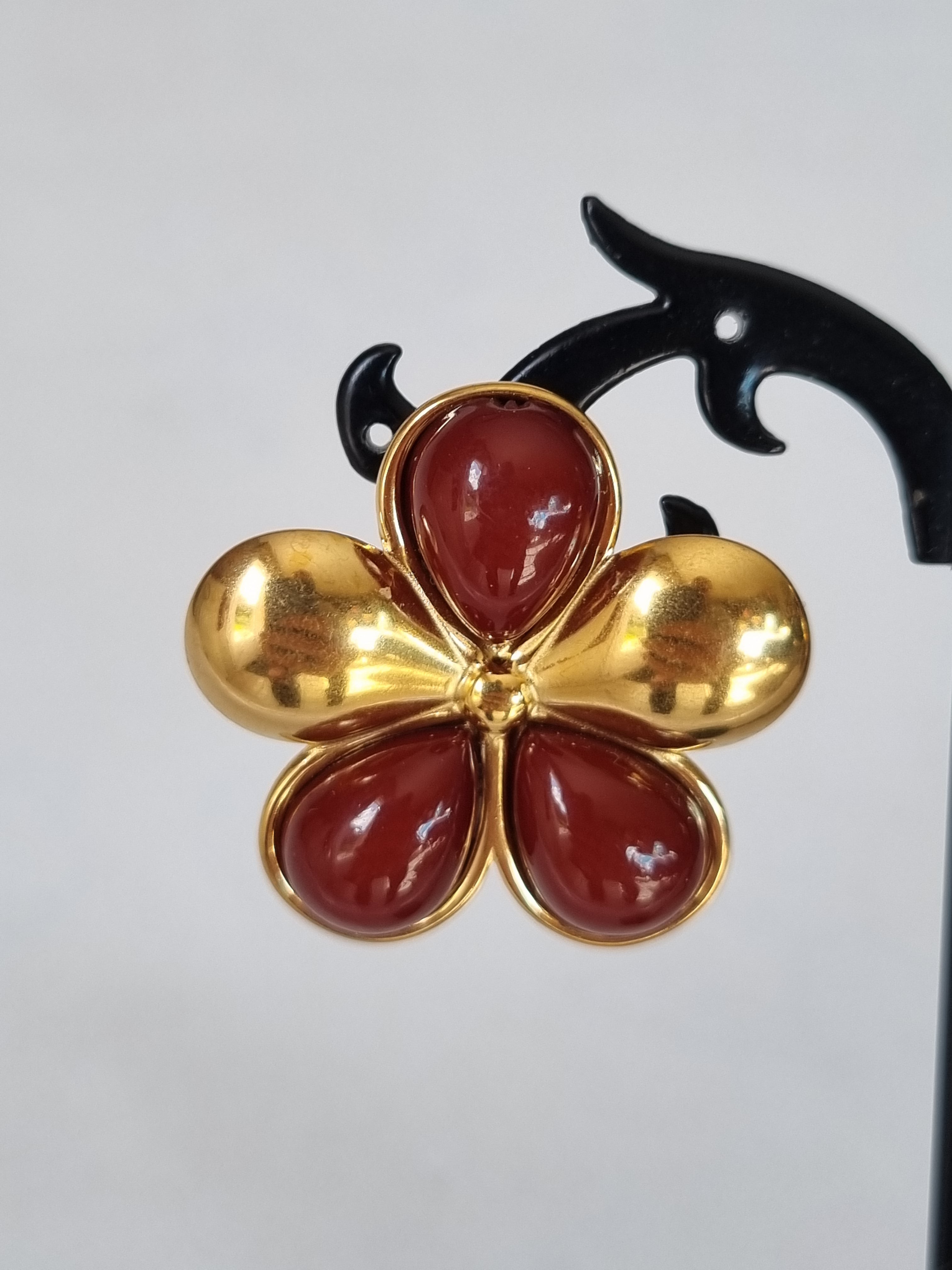 Boucles d’Oreilles Fleur Rouge & Doré