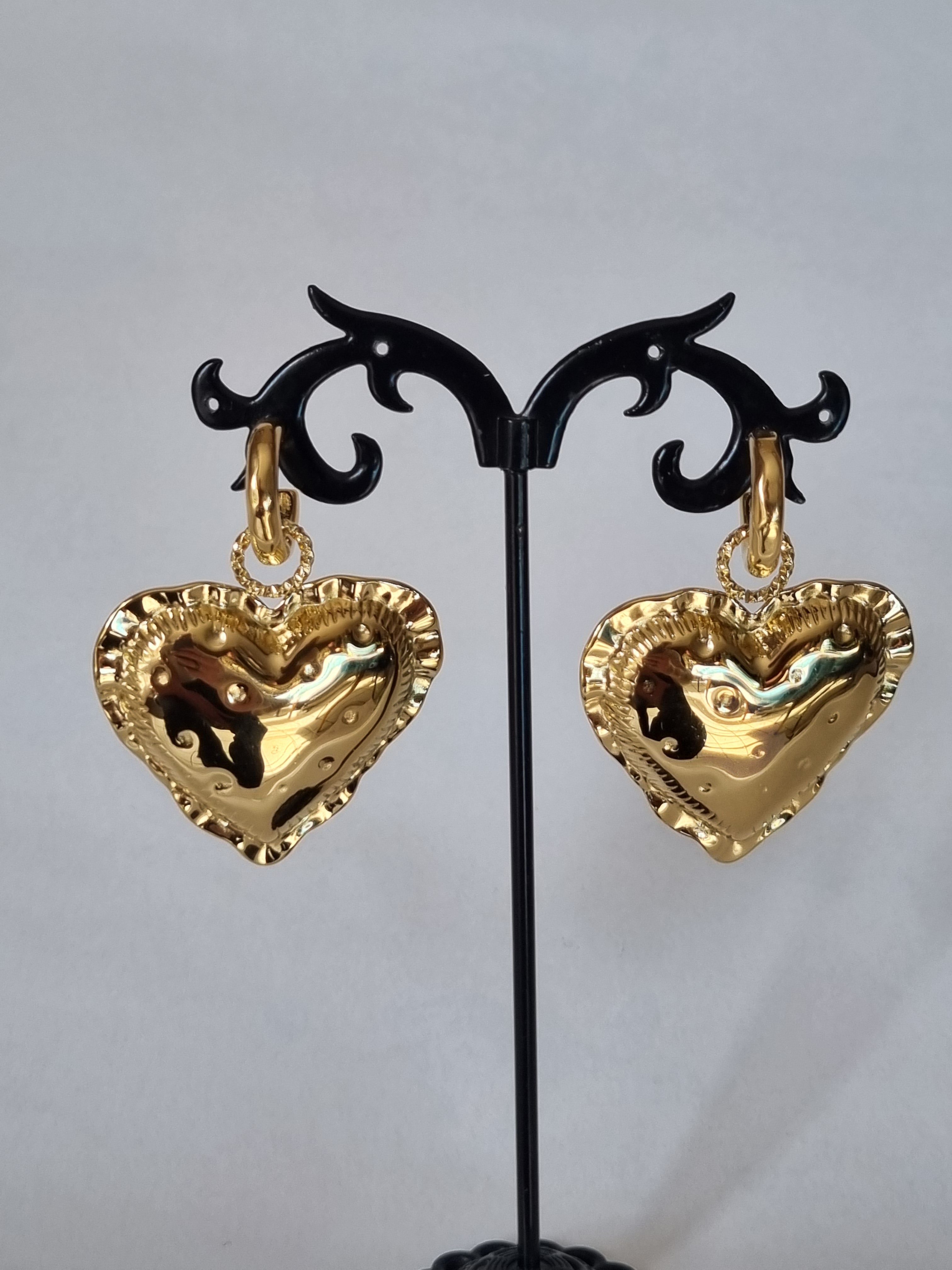 Boucles d’Oreilles Cœur Doré – Effet Texturé