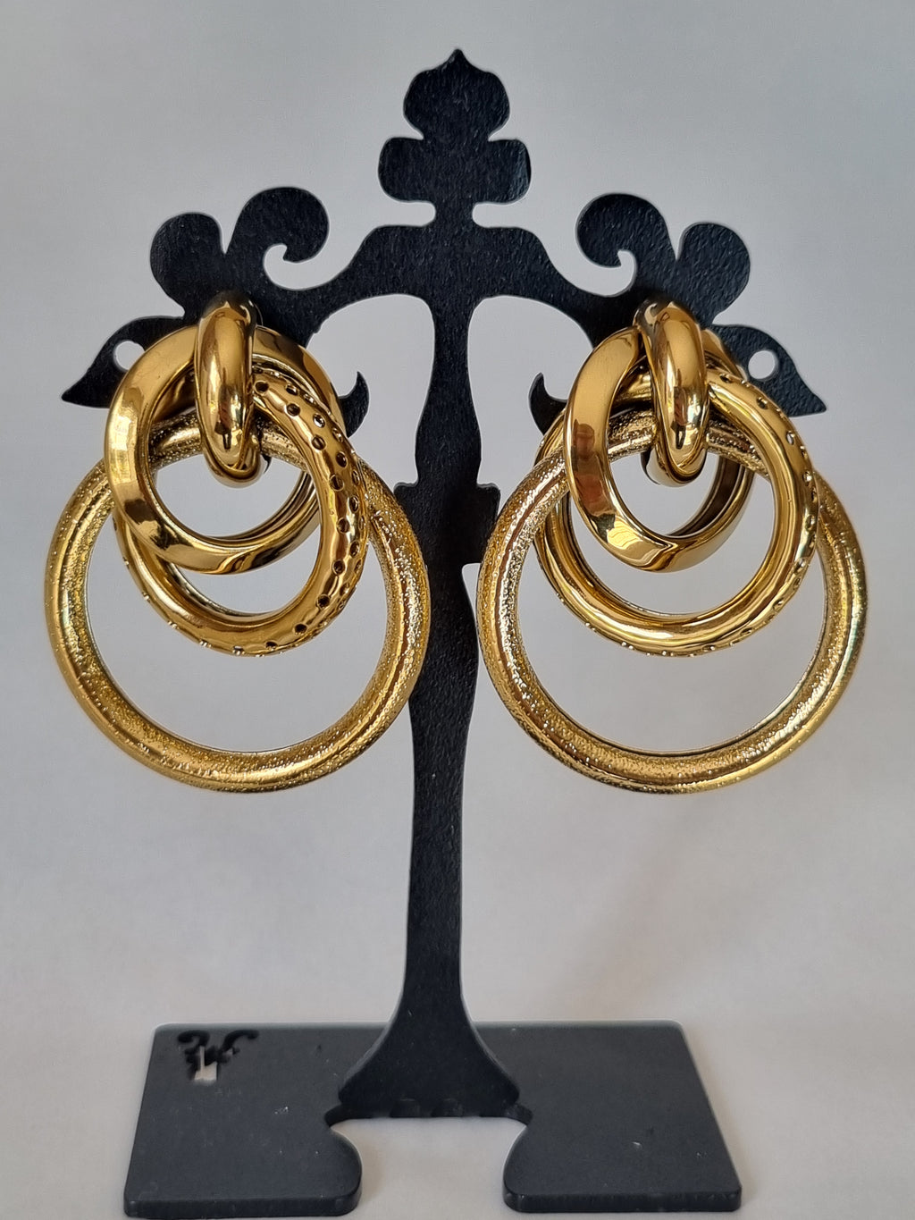 Boucles d’Oreilles Anneaux Dorés Entrelacés