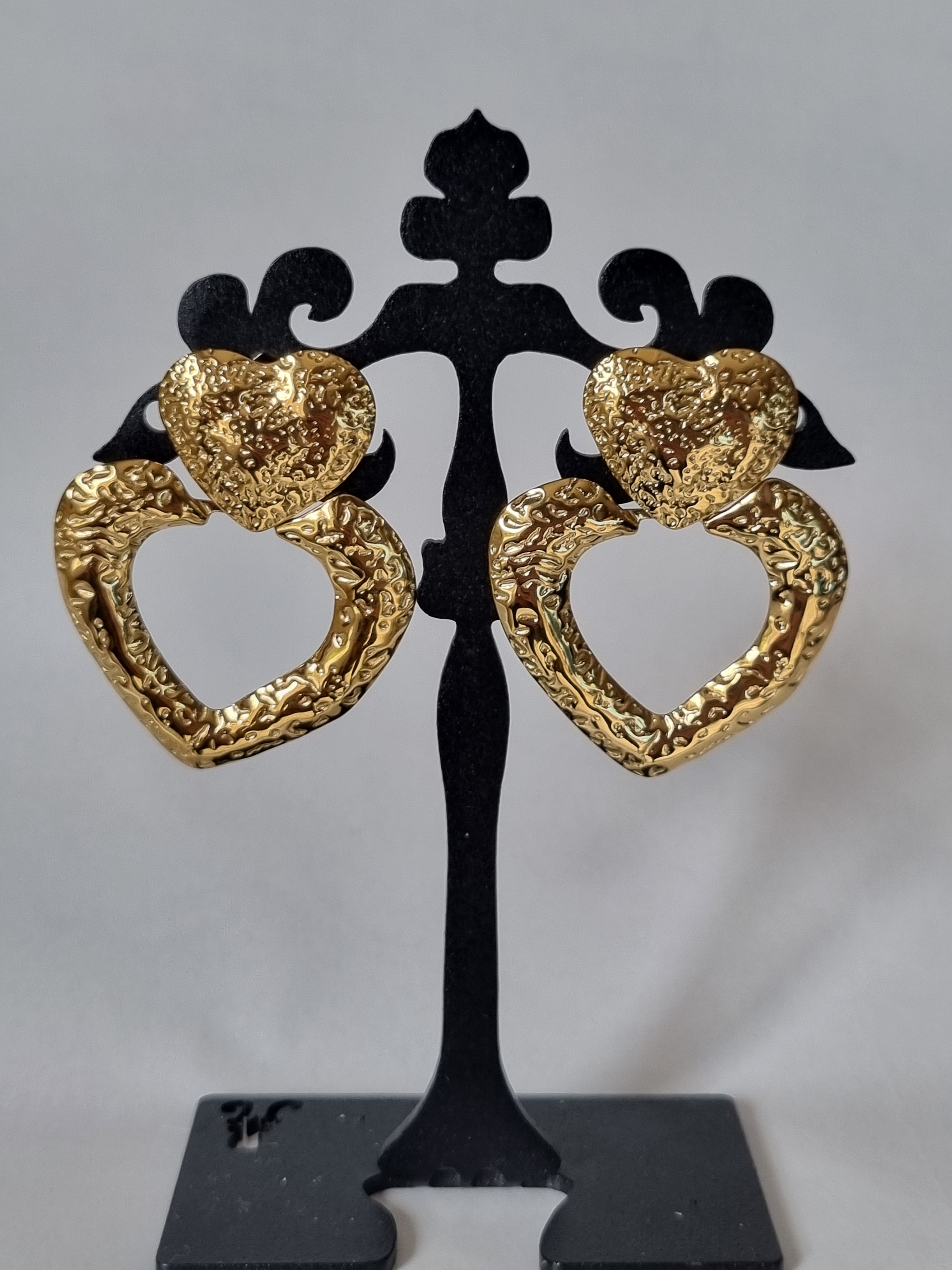 Boucles d’Oreilles Cœurs Dorés Entrelacés