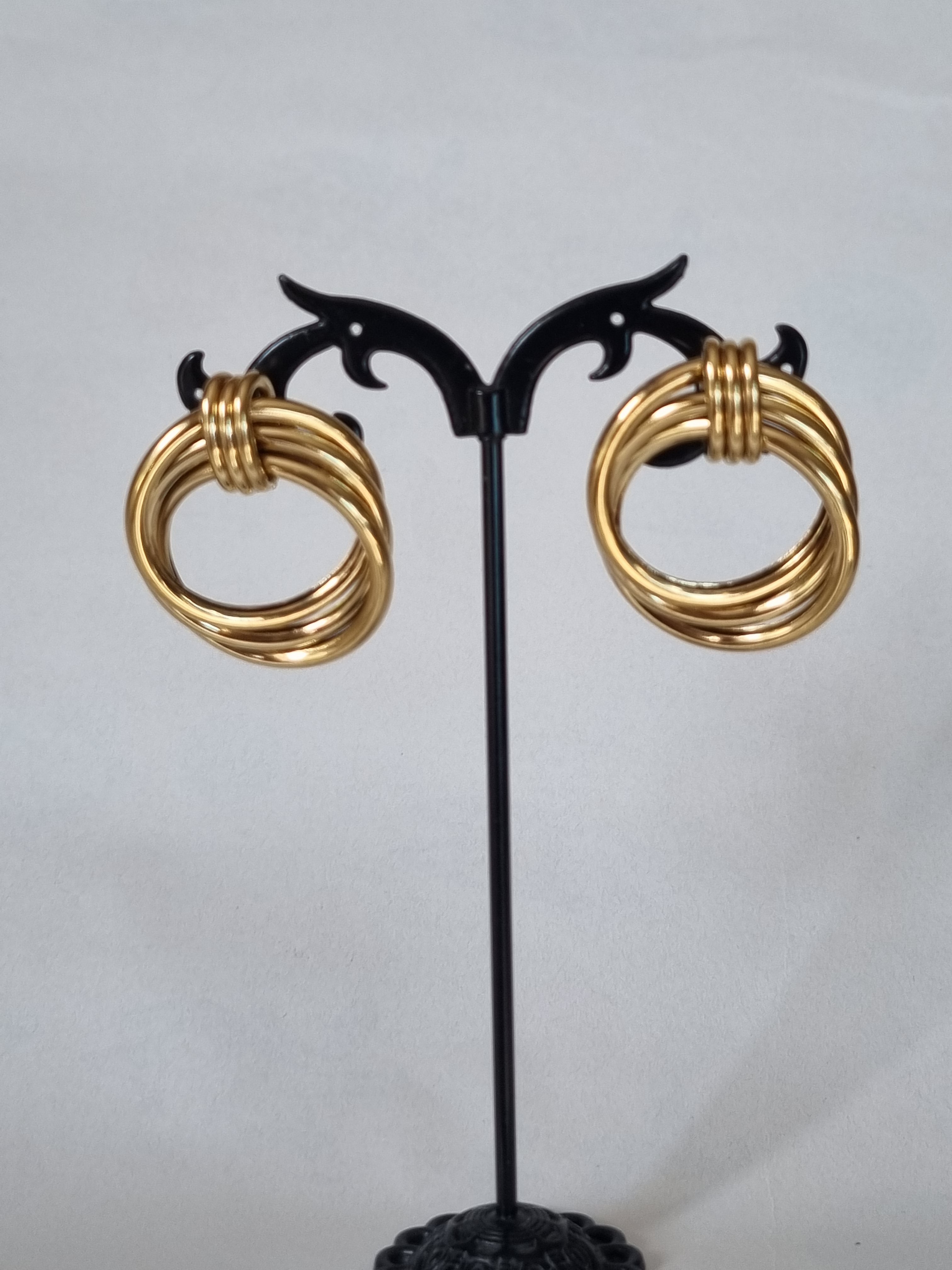 Boucles d’Oreilles Anneaux Dorés Multiples