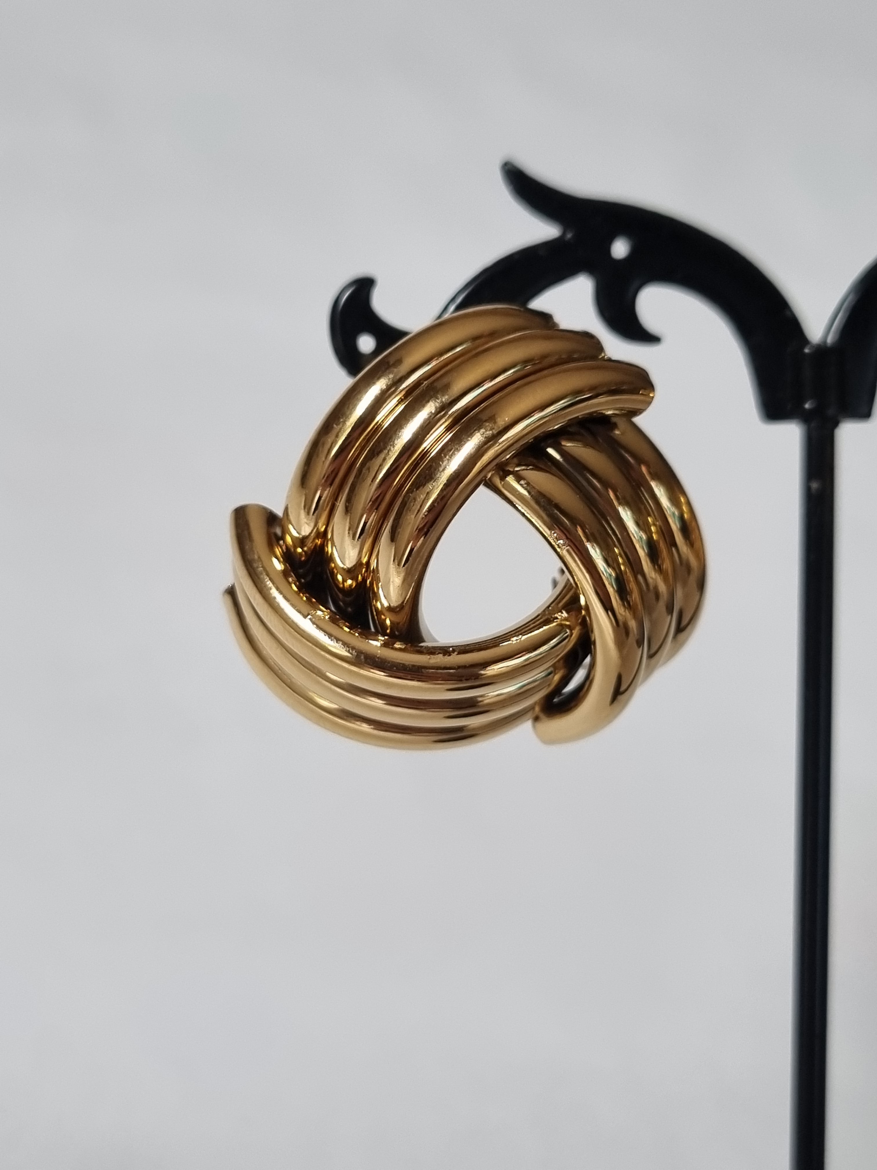 Boucles d’Oreilles Nœud Doré Entrelacé