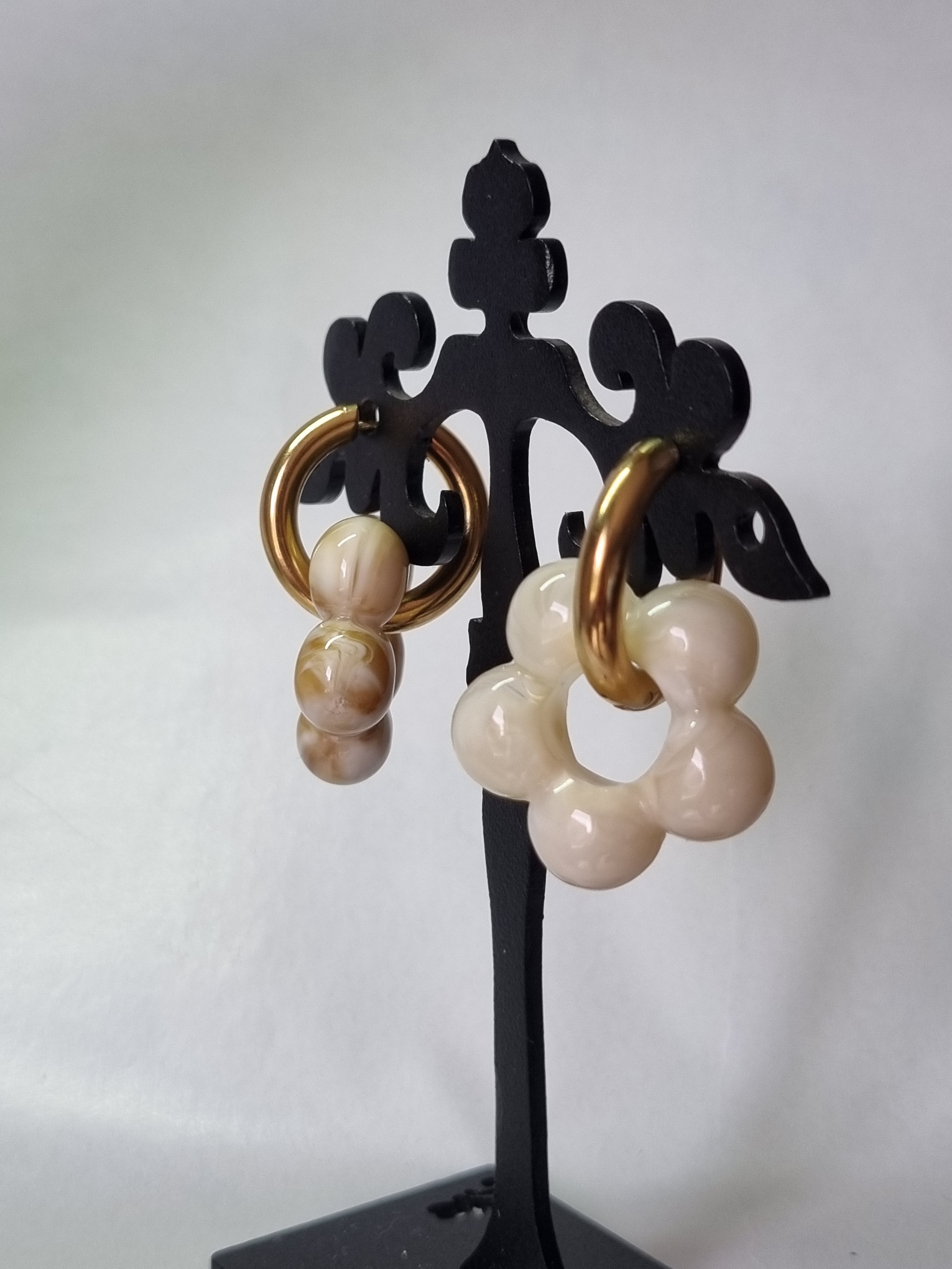 Boucles d’Oreilles Anneau Doré & Perles