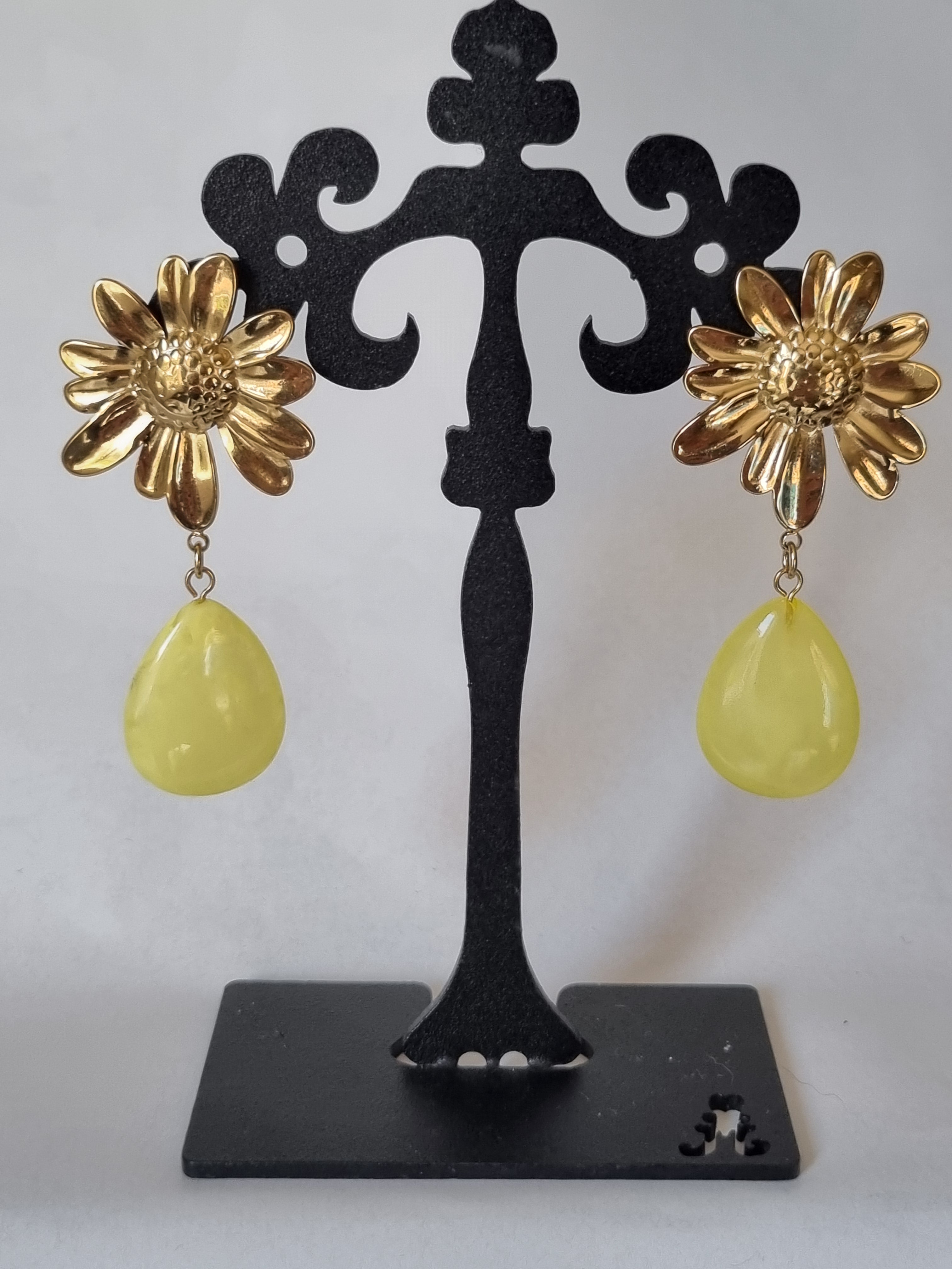 Boucles d’Oreilles Fleur Dorée & Goutte