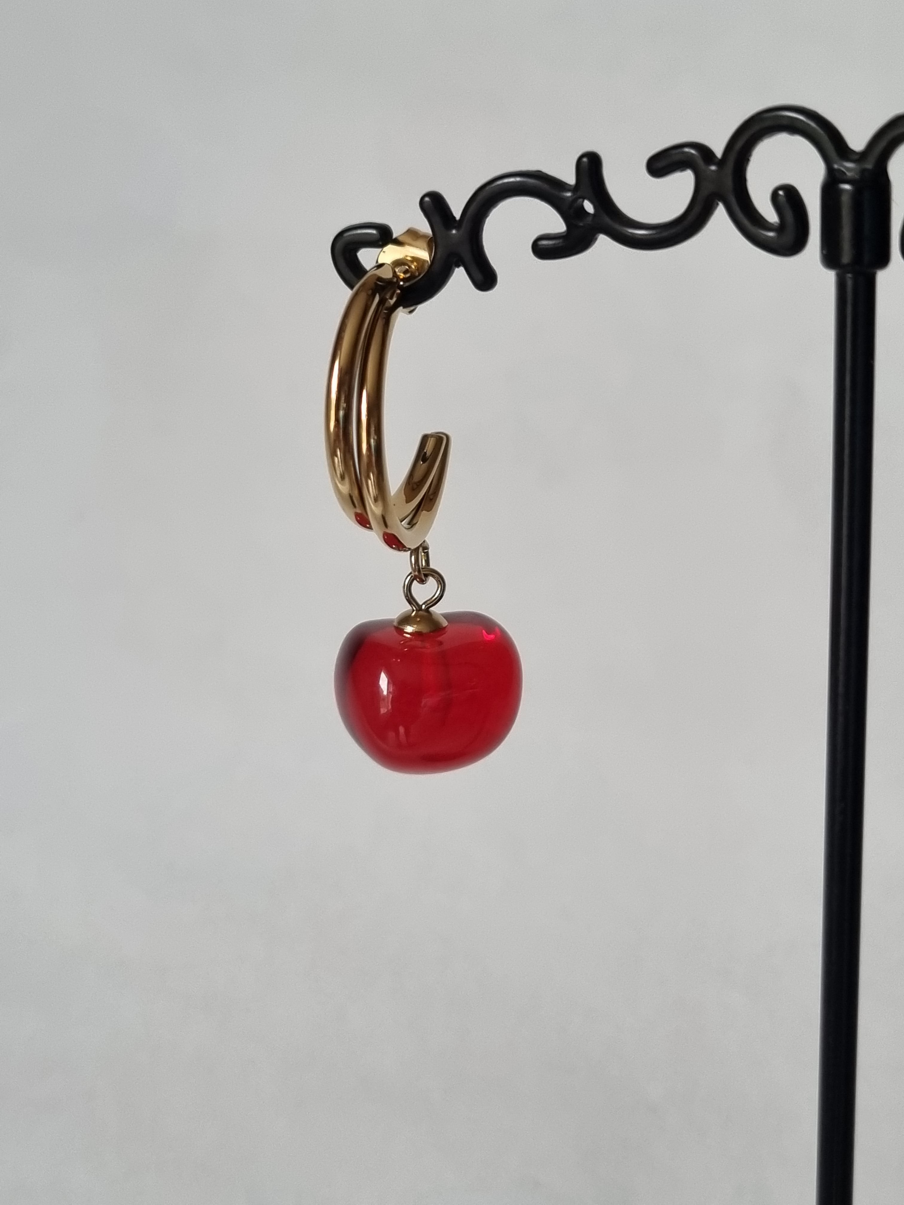 Boucles d’Oreilles Anneau Doré & cerise Rouge
