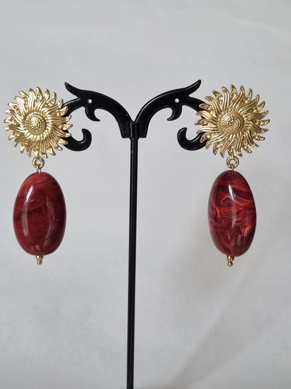 Boucles d’Oreilles Soleil Doré & Goutte Rouge