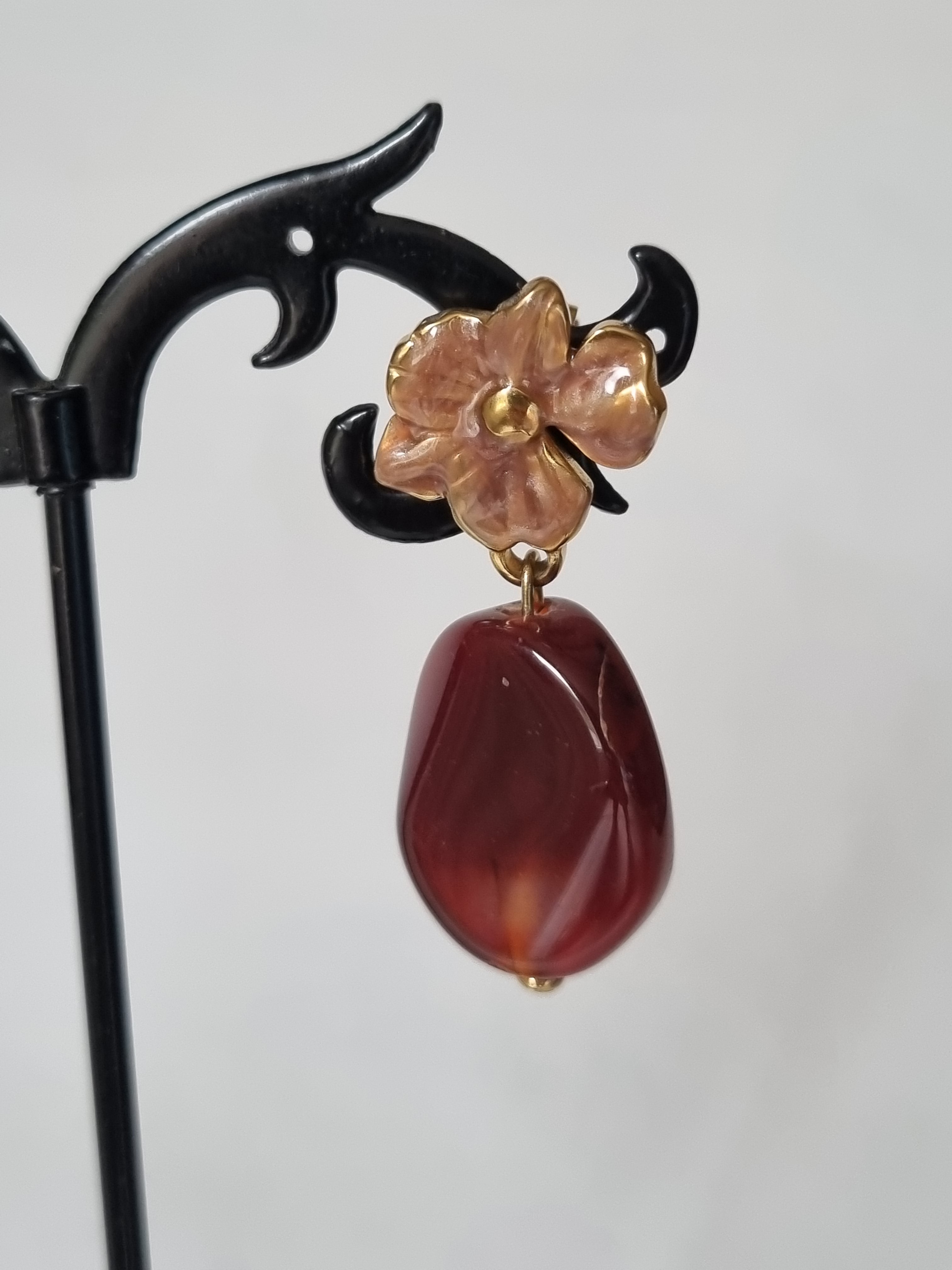 Boucles d’Oreilles Fleur Rose & Pierre Rouge