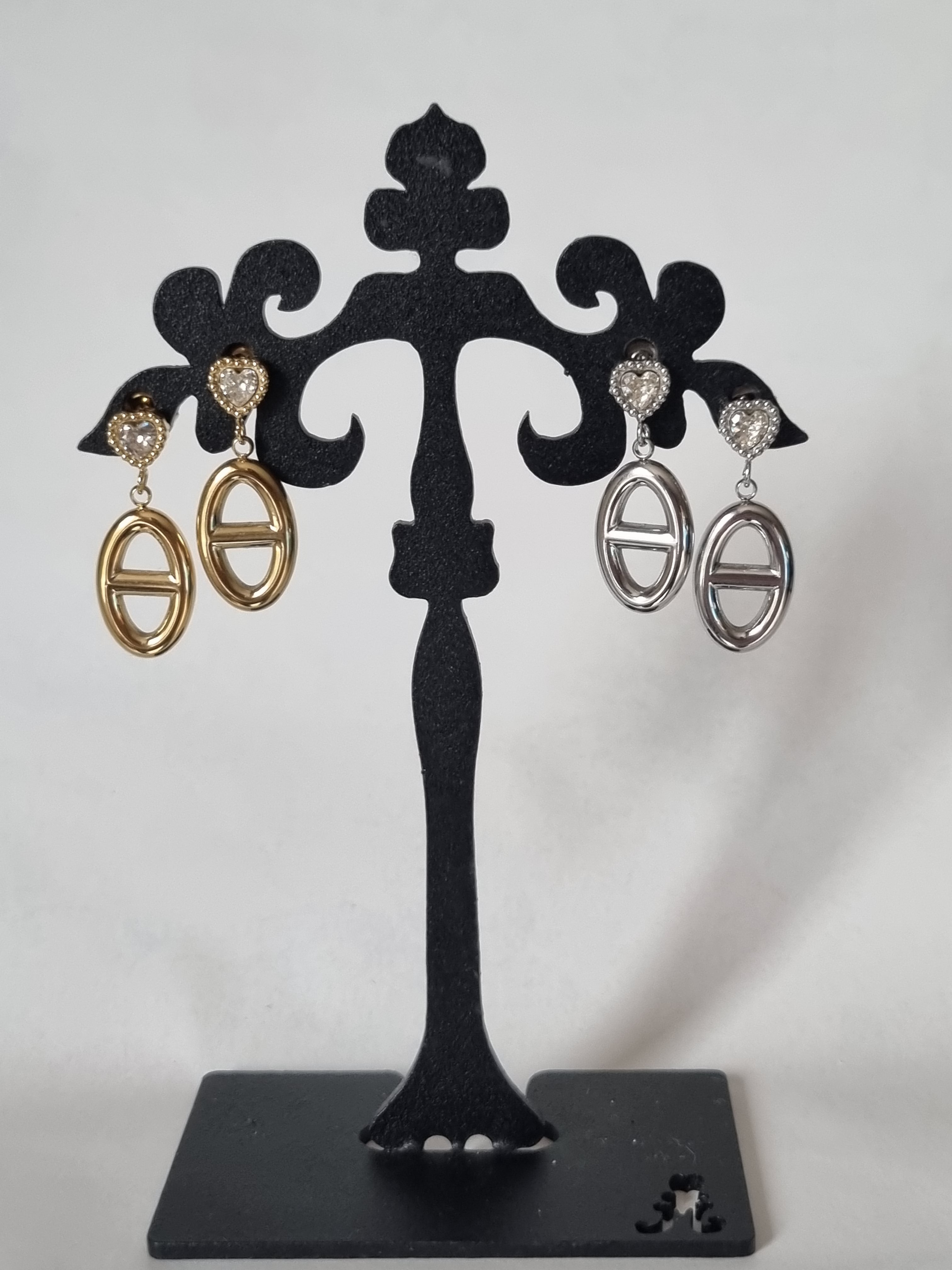 Boucles d’Oreilles Cœur Doré & Ovale Élégant