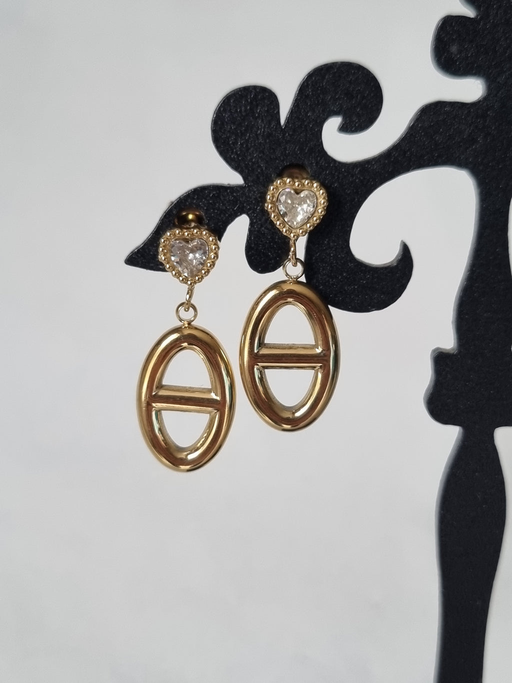 Boucles d’Oreilles Cœur Doré & Ovale Élégant