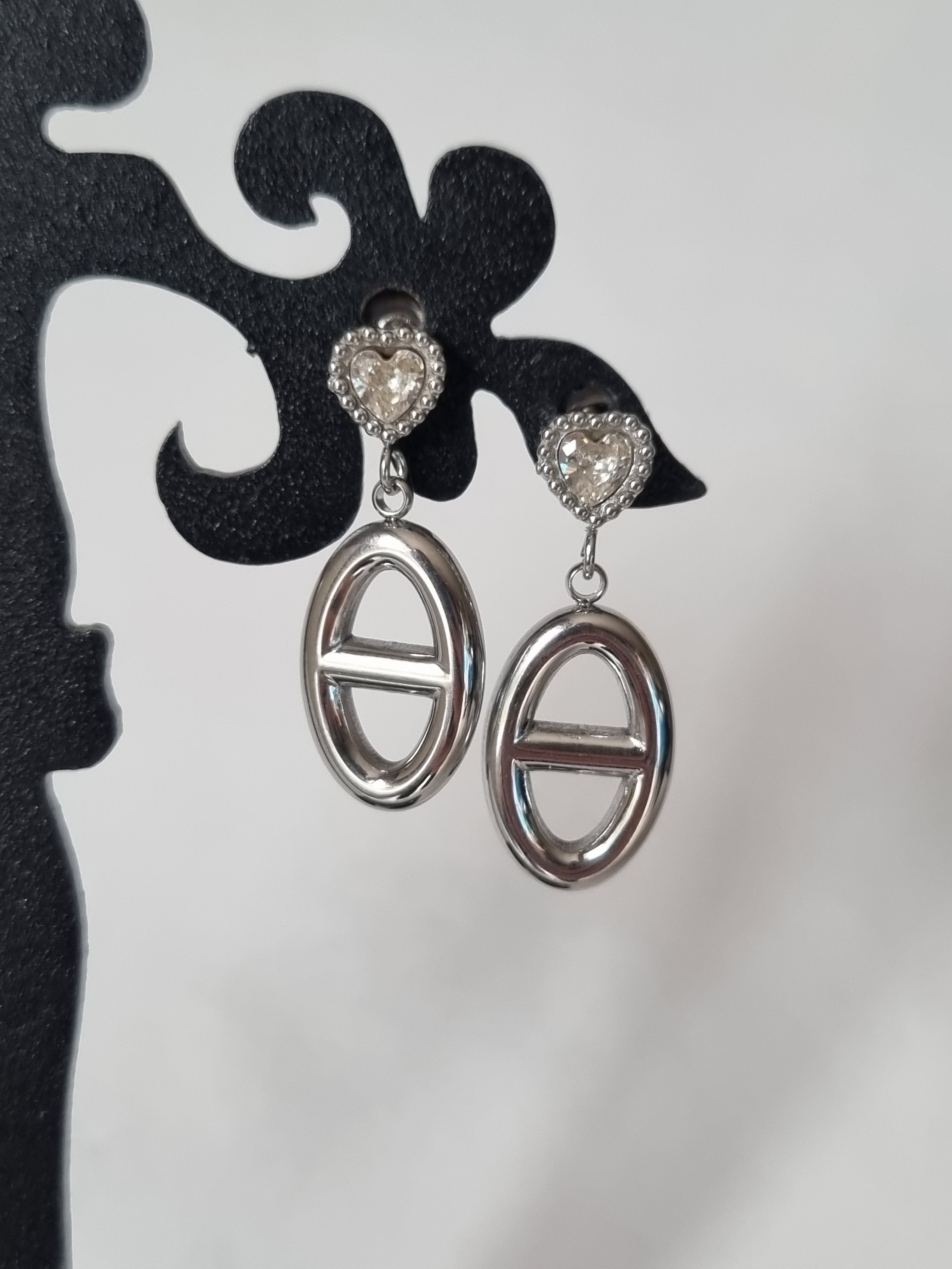 Boucles d’Oreilles Cœur Doré & Ovale Élégant