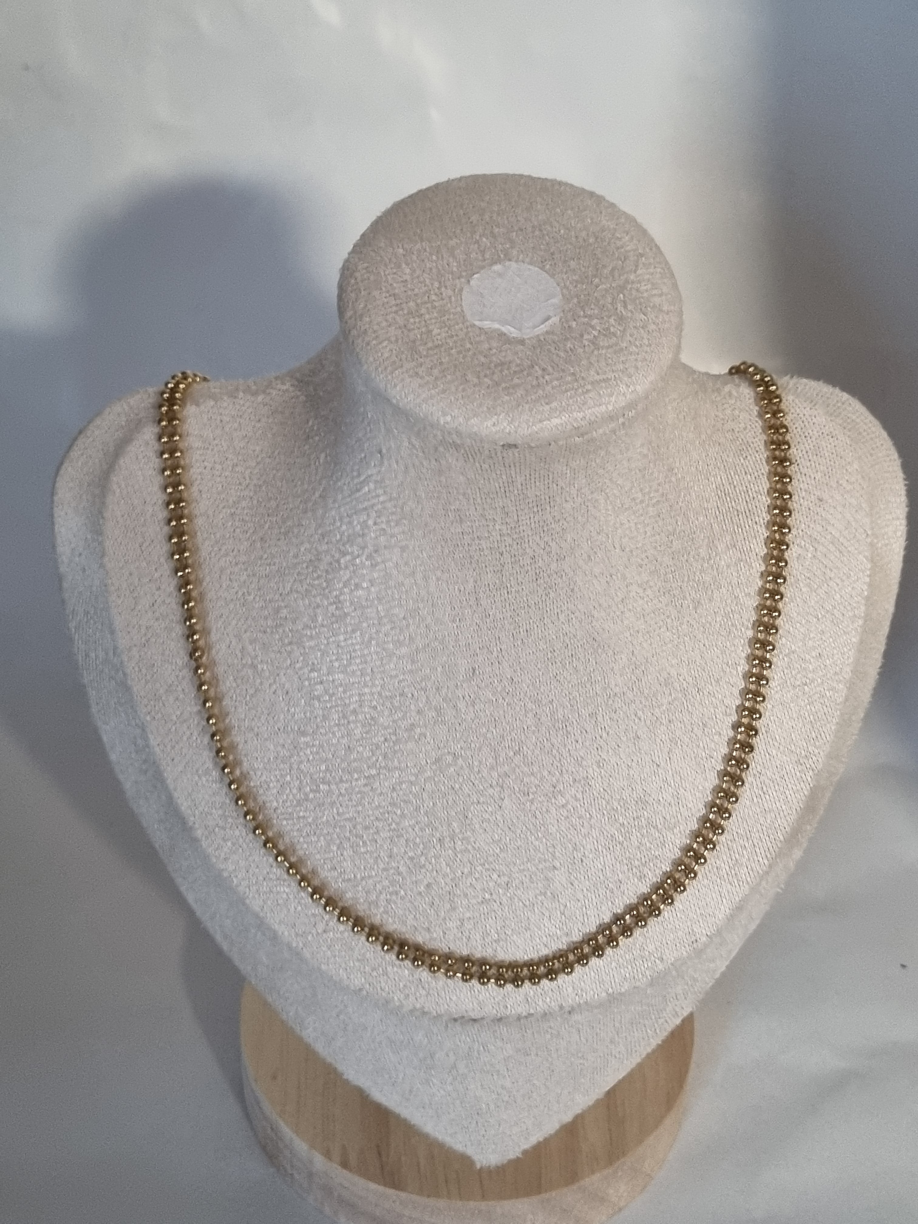 Collier Doré à Perles – Chic et Intemporel