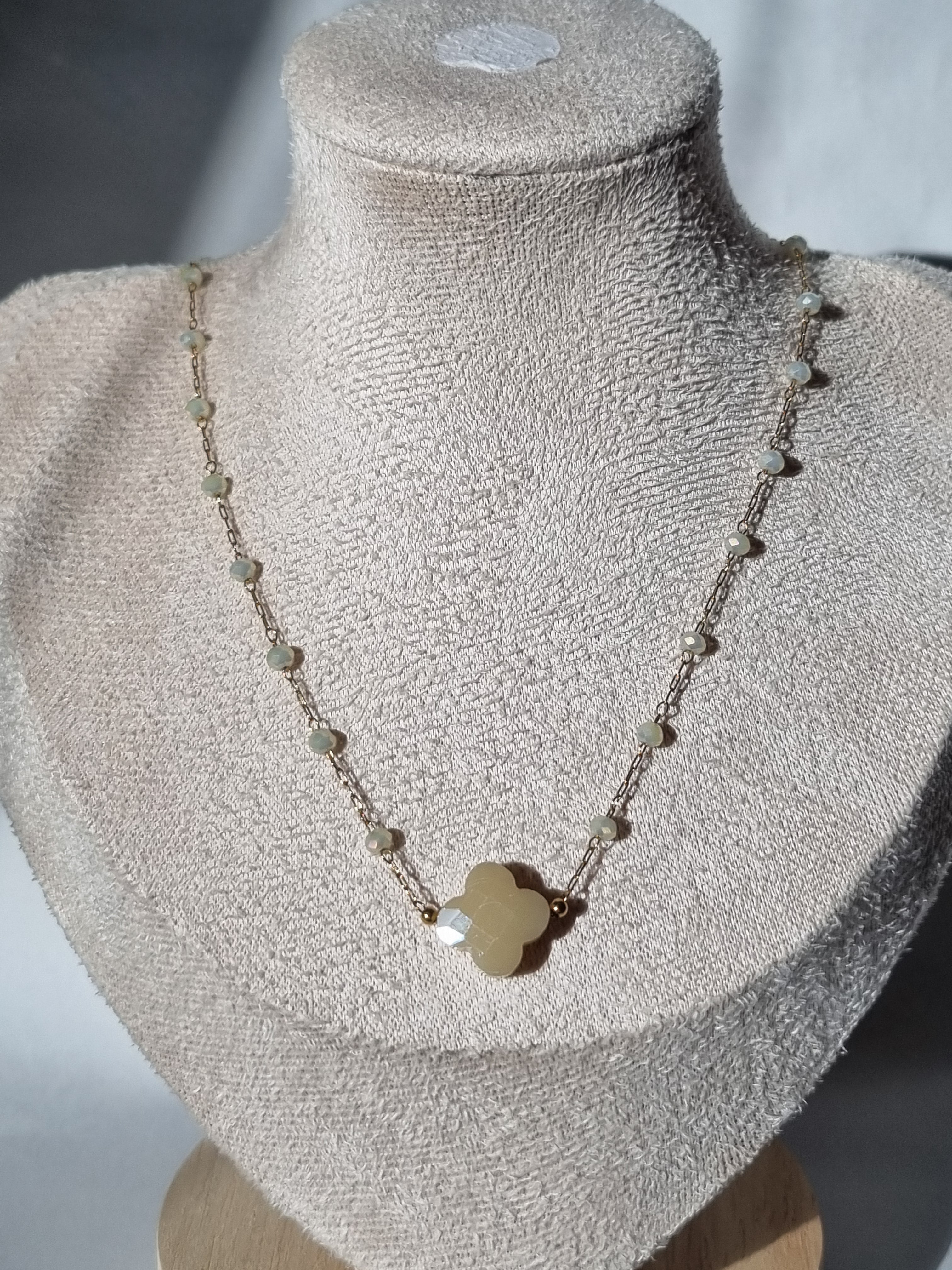 Collier Trèfle Doré – Bijou Fin & Porte‑Bonheur