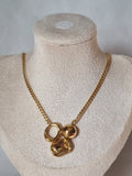 Collier Médaillon Doré – Bijou Moderne & Raffiné
