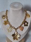 Collier Charms Dorés – Bijou Élégant & Symbolique