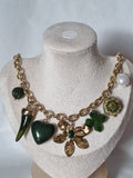 Collier Charms Vert & Doré – Bijou Porte‑Bonheur Élégant