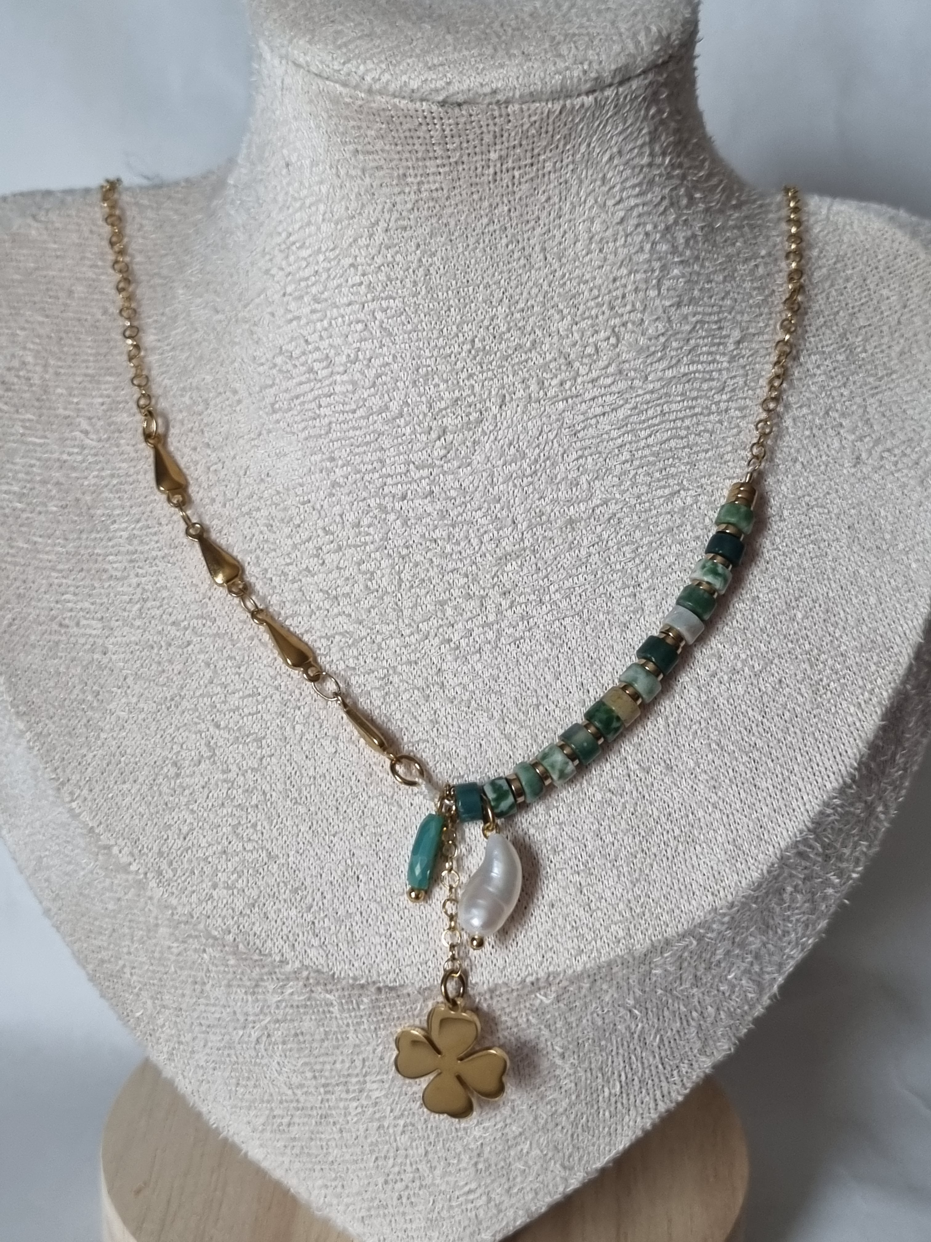 Collier Trèfle Vert & Doré – Bijou Porte‑Bonheur Élégant