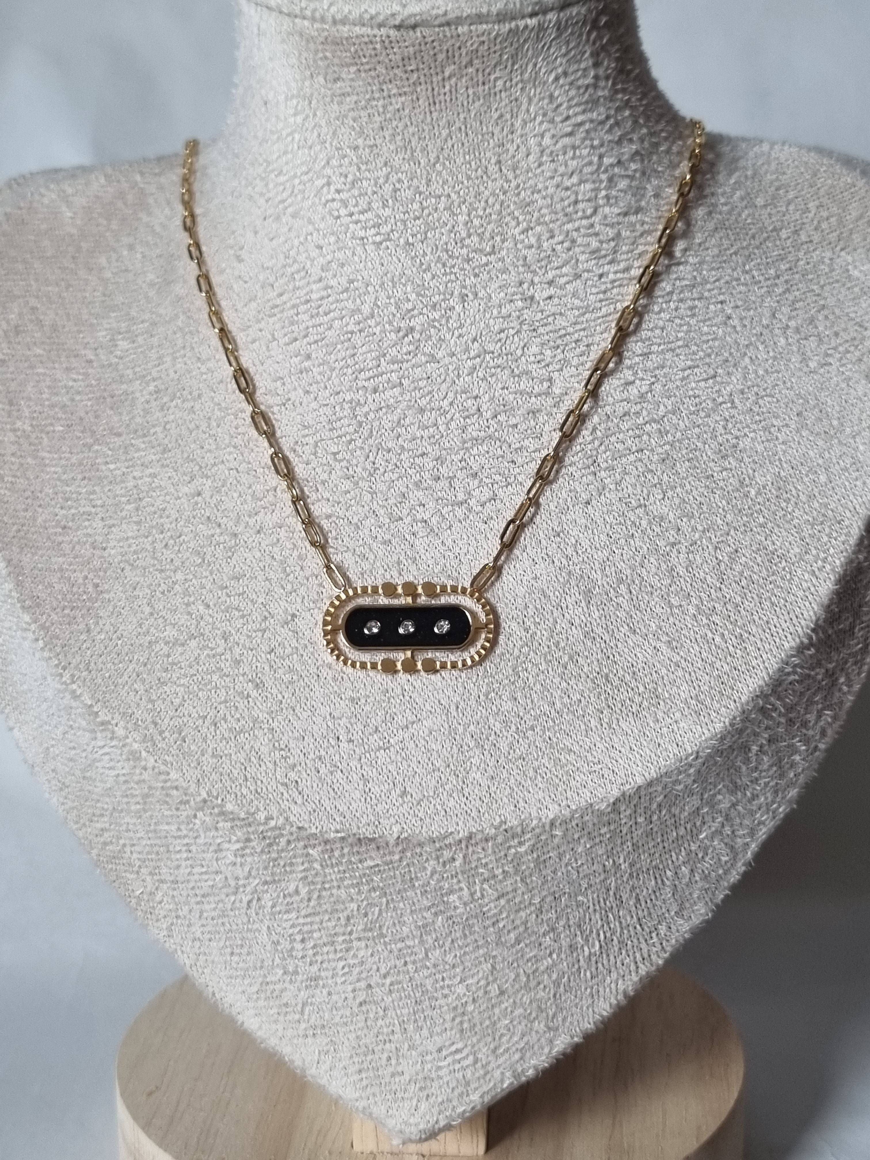 Collier Demi‑Lune Doré & Perles Noires