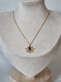 Collier Lotus Doré & Pierre Noire
