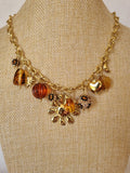 Collier Fleurs Dorées & Écaille