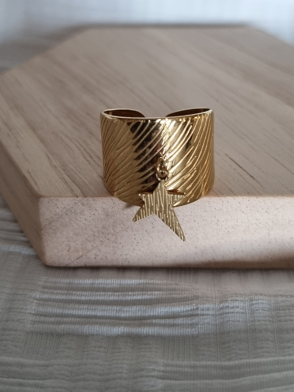 Bague étoile dorée