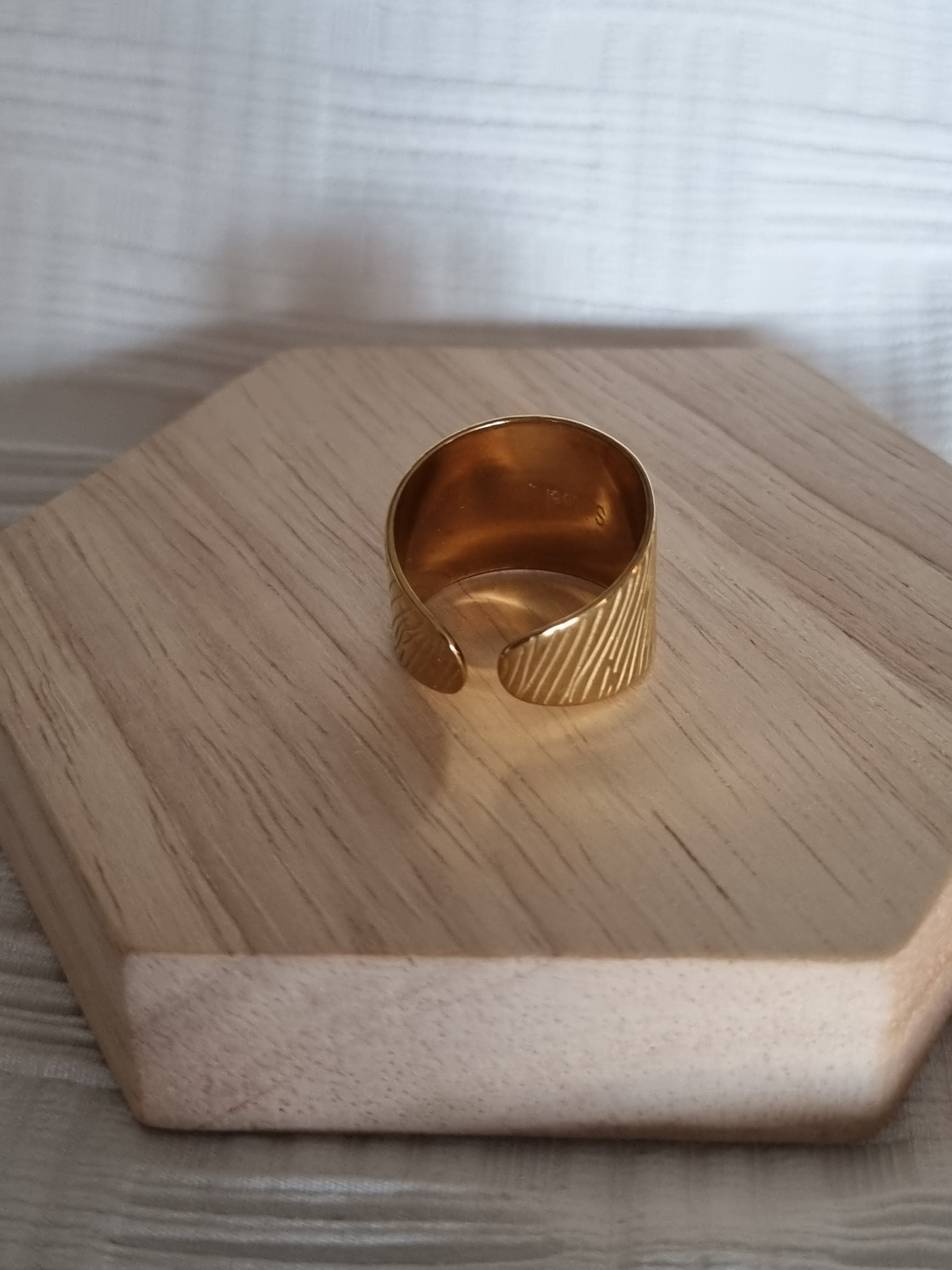 Bague étoile dorée